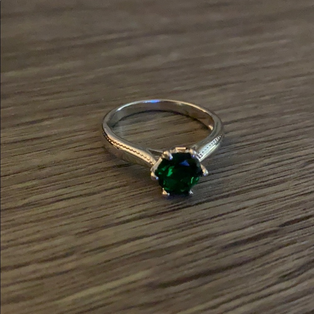 Emerald Green Solitaire Silver Ring - image 4